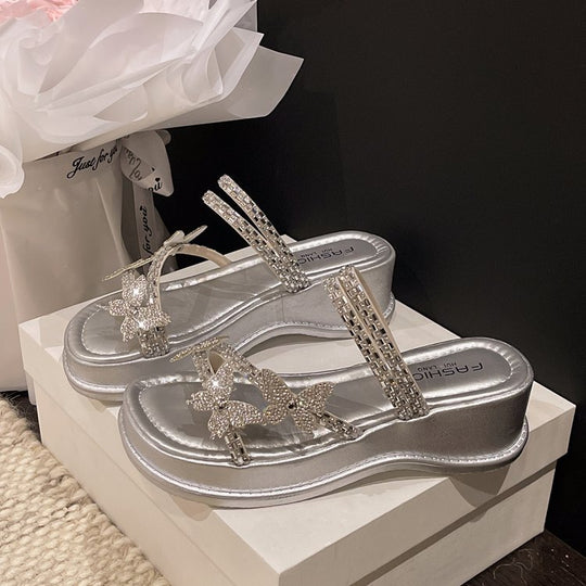Damen glamouröse Riemensandalen mit funkelnden Schmetterlingsapplikationen R&B