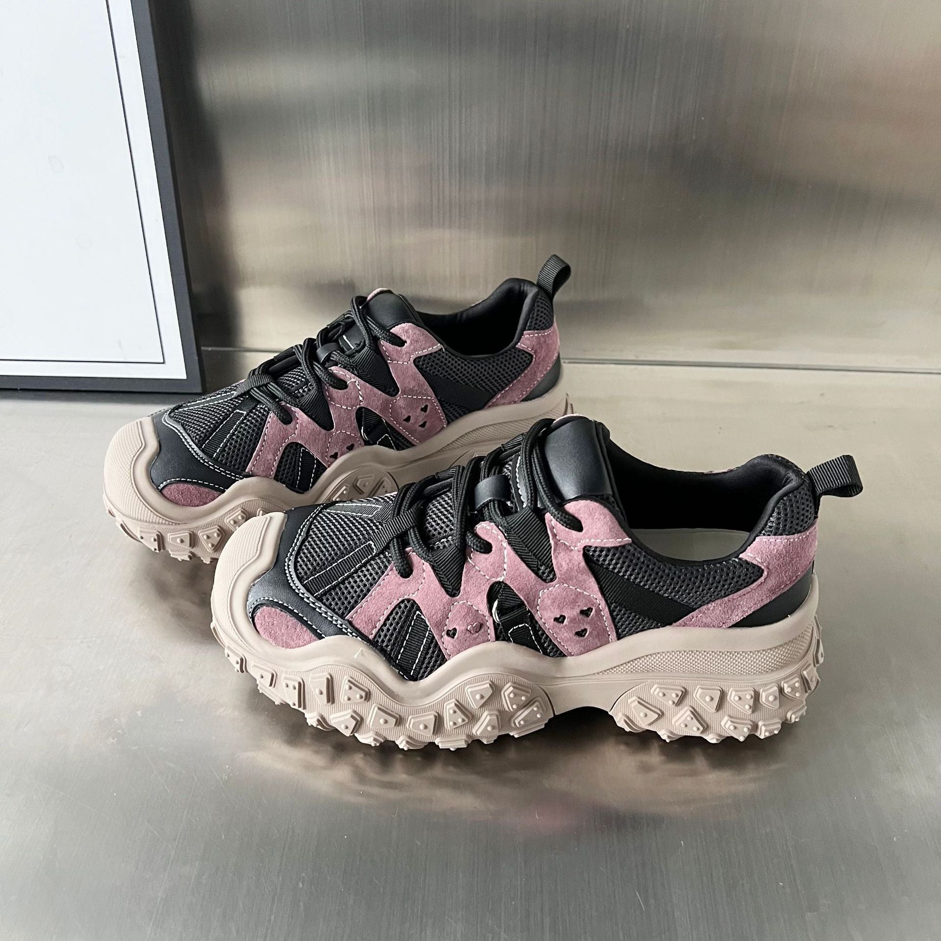 Damen Sportliche Sneakers mit atmungsaktivem Mesh und robustem Sohlenprofil R&B