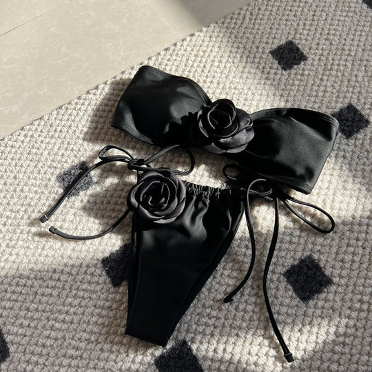 Damen Bandeau-Bikini mit dekorativer Blumenapplikation R&B