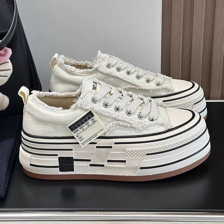 Damen modische Plateausneaker mit ausgefranstem Design und tiefem Profil R&B