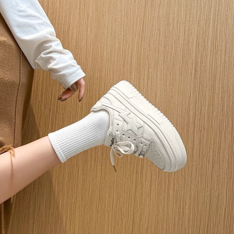 Damen Plateau Sneakers mit trendigem Overlays-Design und bequemer Dämpfung