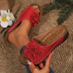 Damen Plateausandalen mit elegantem Blumenakzent und bequemer Fußbettung R&B