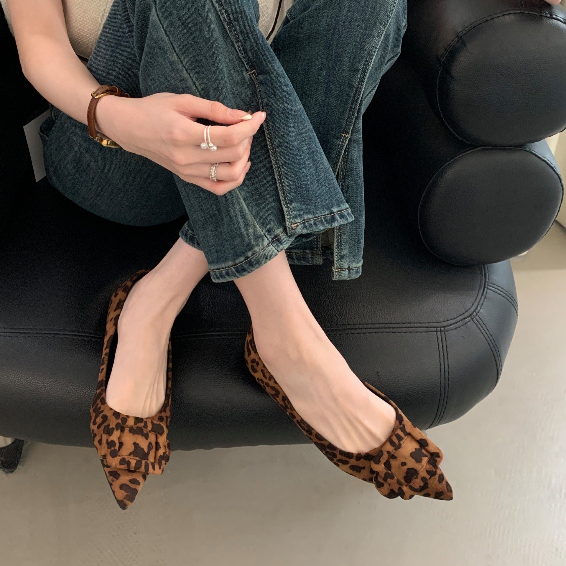 Damen elegante spitze Ballerinas mit modischem Schnallen-Detail R&B