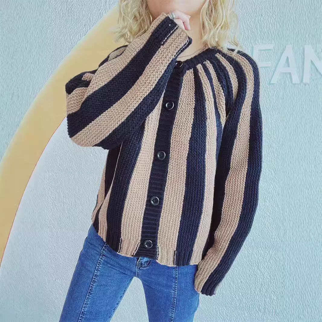 Damen gemütlicher Strickcardigan mit gestreiftem Design und modernen Knopfdetails R&B