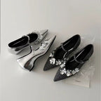 Damen Ballerina-Schuhe mit floralen Applikationen und elegantem Riemen