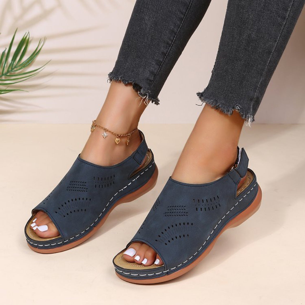 Damen elegante Sandalen mit atmungsaktiven Perforierungen