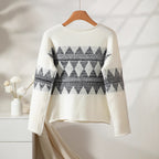 Damen Strickpullover mit modernem Wellenmuster und angenehmer Passform