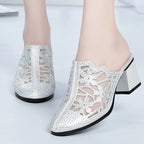 Damen Elegante Mules mit floralem Schmuckdetail und komfortablem Blockabsatz