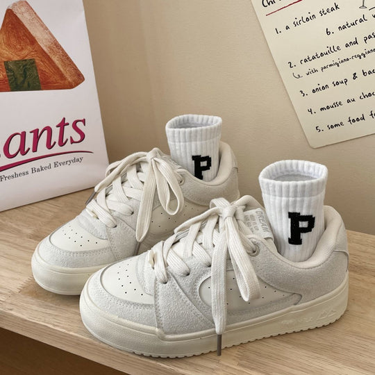 Damen lässige Sneakers mit atmungsaktiver Mesh-Oberfläche und seitlichen Perforationen R&B