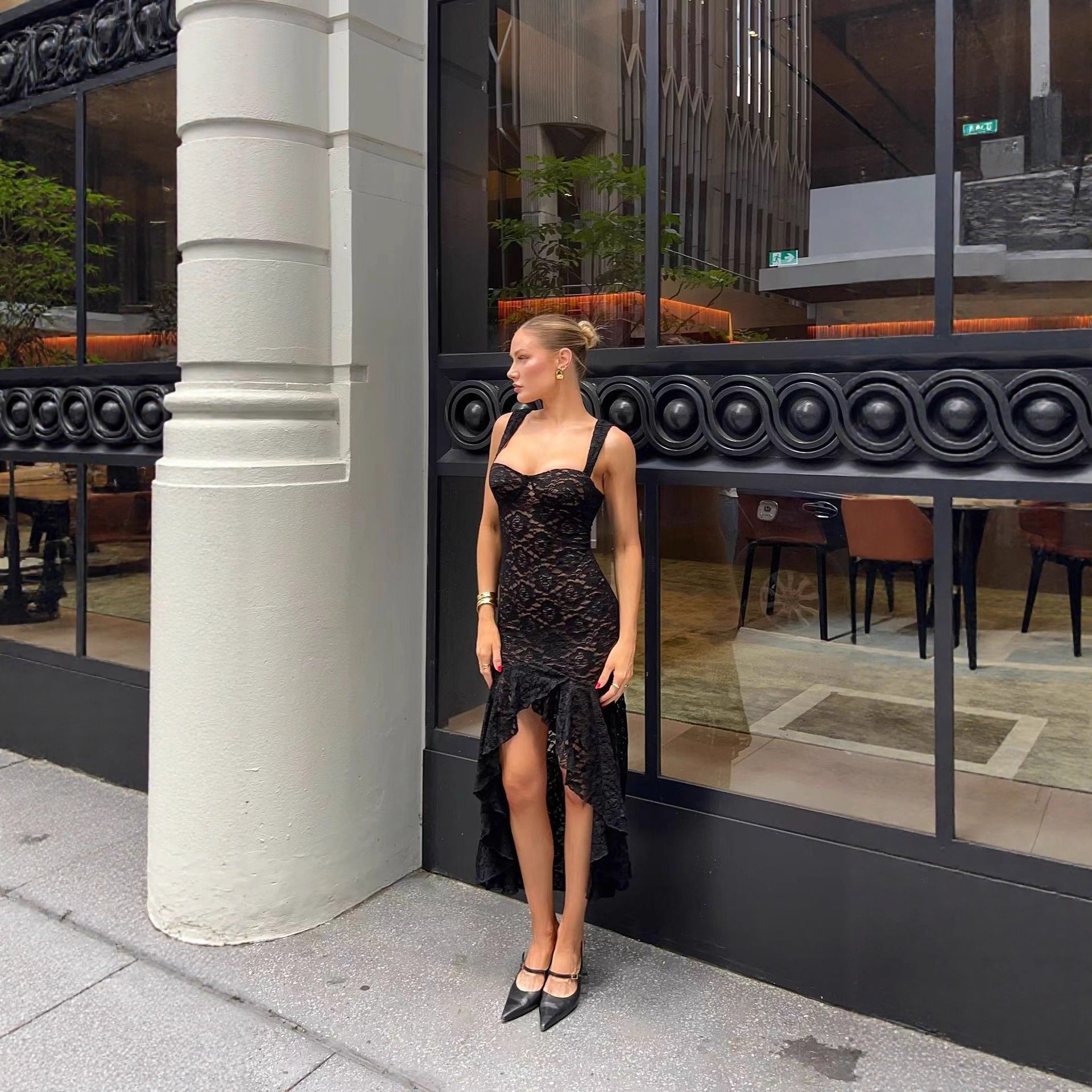 Damen Spitzenmaxikleid mit tiefem Schlitz und Detailverzierungen R&B
