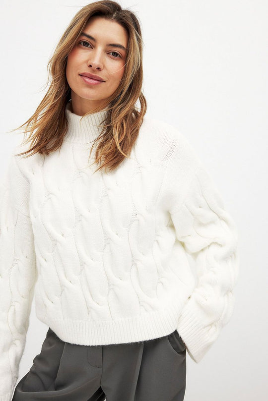 Damen Grobstrickpullover mit einem hohen Kragen und romantischem Zopfdesign R&B