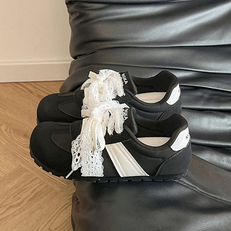 Damen Sneakers mit verspieltem Schnürdesign und komfortabler Dämpfung R&B