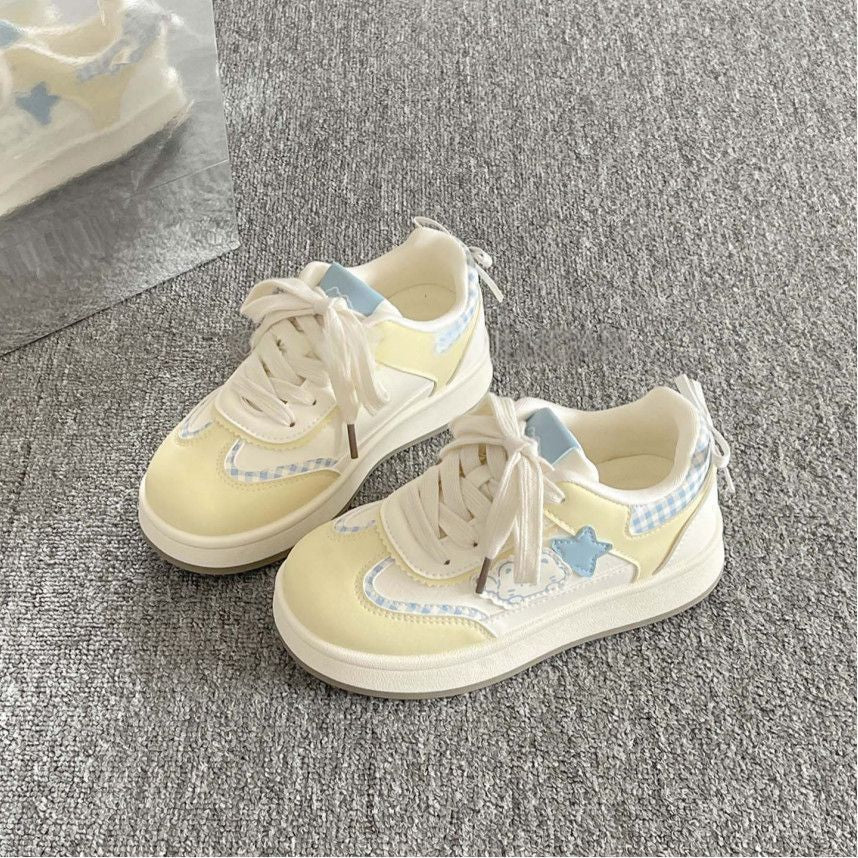 Damen Trendige Designer-Sneaker mit verspielten Details und bequemer Sohle R&B