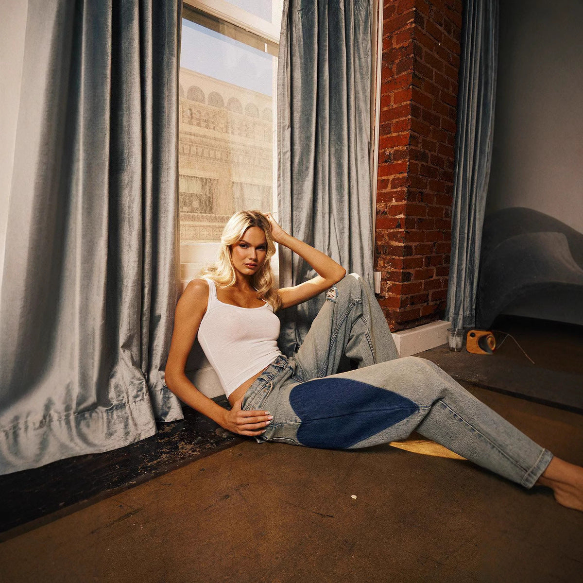 Damen Weit geschnittene Jeans mit modischen Ellbogen-Patch-Details R&B