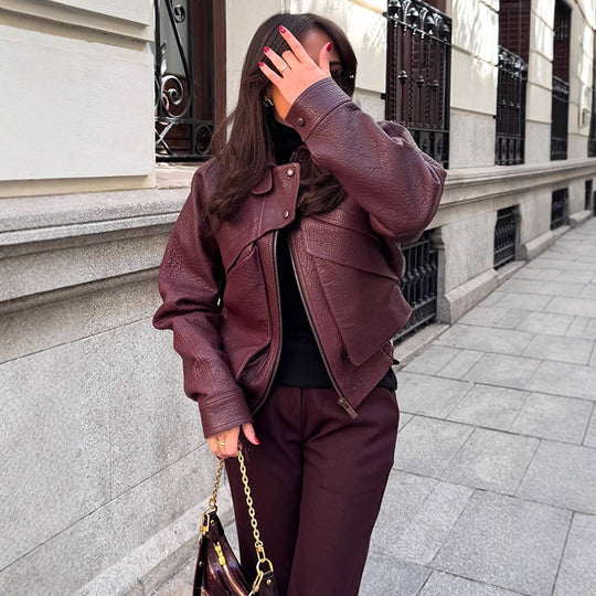 Damen Kunstlederjacke mit modischem Schnitt und praktischen Taschen R&B