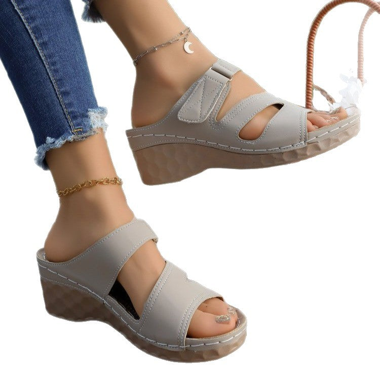 Damen Wedge-Pantoletten mit verstellbarem Riemendesign und Komfortsohle R&B