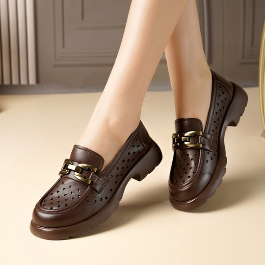 Damen Elegante Mokassins mit luftiger Perforation und subtiler Schmuckdetails R&B
