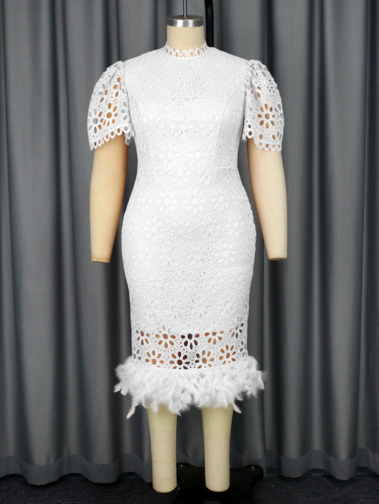 Damen Elegantes Kleid mit floralen Spitzenakzenten und Federdetails R&B