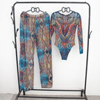 Damen modisches Badeoutfit mit langärmeligen Oberteil und lässigen Pants R&B