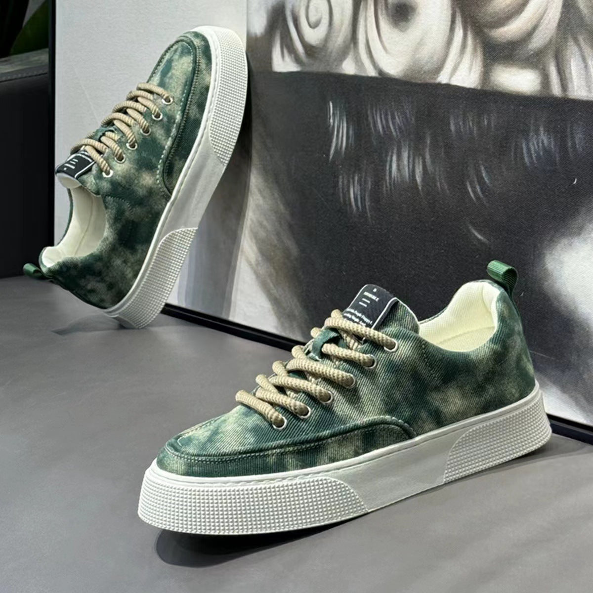 Damen Sneakers mit geräumiger Sohle von R&B