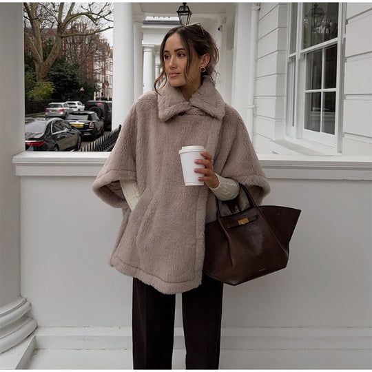 Damen Flauschiger Poncho R&B