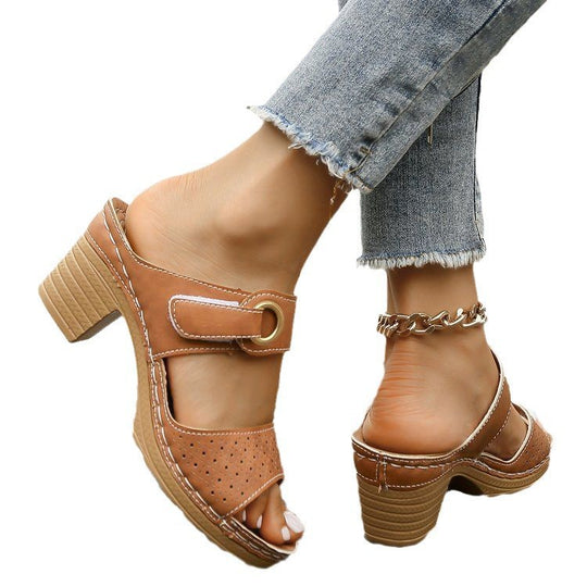 Damen modische Blockabsatz-Sandalen mit dekorativem Riemendesign R&B