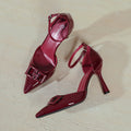Damen elegante Lackpumps mit modischem Riemen und charakteristischem geschnalltem Detail