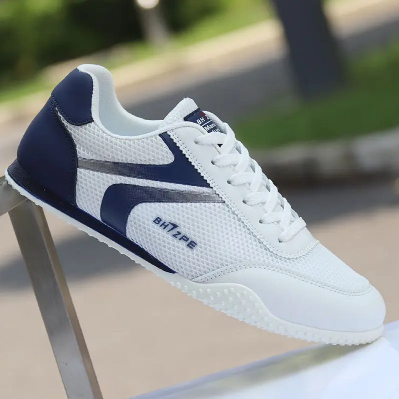 Damen atmungsaktive Freizeitschuhe mit rutschfestem Profil und innovativem Obermaterial