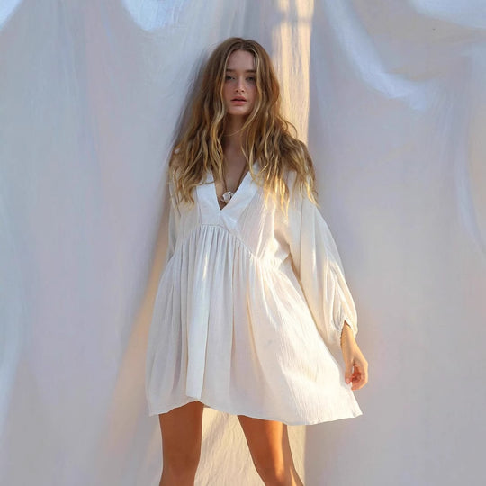 Damen luftiges Sommerkleid mit tiefem V-Ausschnitt und Rüschendetails R&B