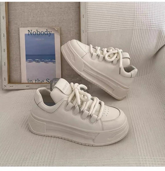 Damen Sneakers mit robustem Design und dämpfender Laufsohle R&B