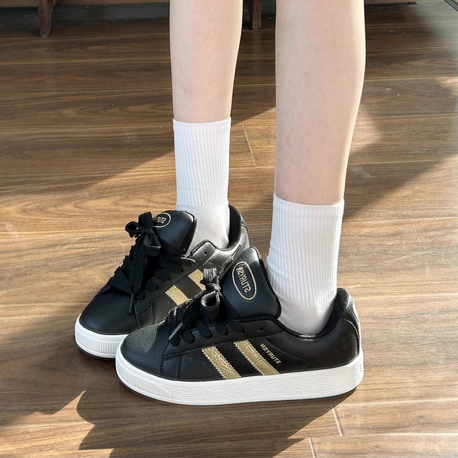 Damen Sportliche Sneakers mit zeitgemäßem Design und robustem Obermaterial R&B