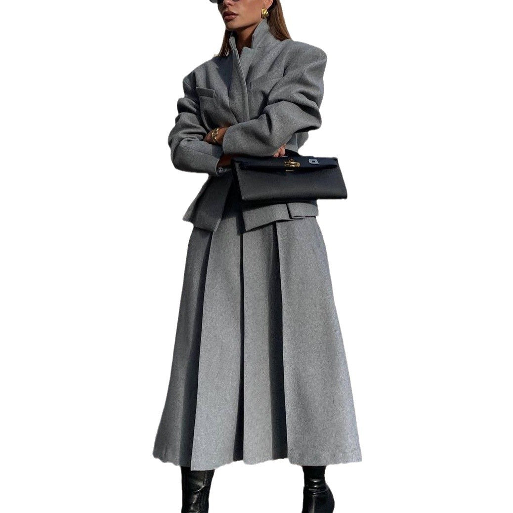 Damen elegantes und modernes Anzugset mit tailliertem Blazer und schwingendem Rock R&B