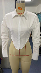Damen modische Bluse mit elegantem taillierten Schnitt und klassischem Kragen R&B