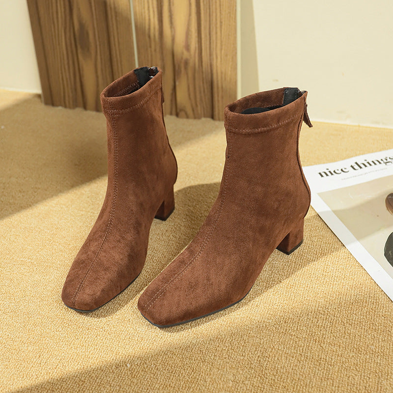 Damen elegante Stiefeletten mit blockiertem Absatz und feinem Wildlederfinish R&B