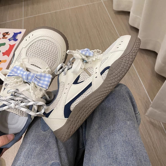 Damen Sneaker mit dekorativen Schleifen und atmungsaktiven Netzstrukturen R&B