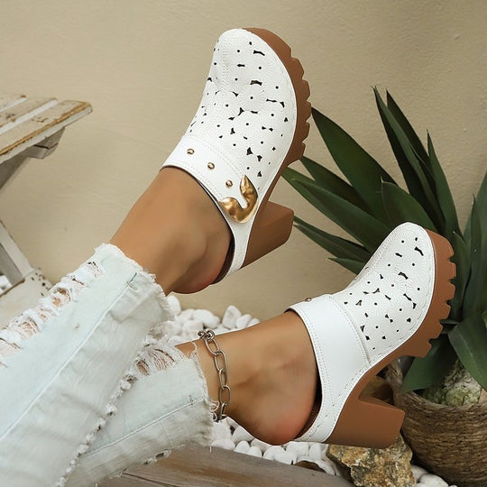 Damen Komfortable und stylische Clogs mit dekorativem Anhänger R&B