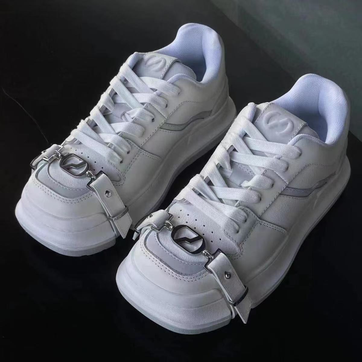 Damen Sneakers mit modischem Schnallenverschluss und innovativem Sohlenprofil R&B