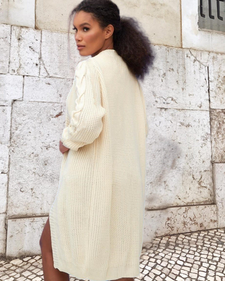 Damen Grobstrickmantel mit eleganten Zopfdetails und lässigem Schnitt R&B