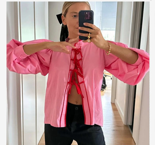 Damen Verspielte Bluse mit Rüschendetails und Kordelzug R&B