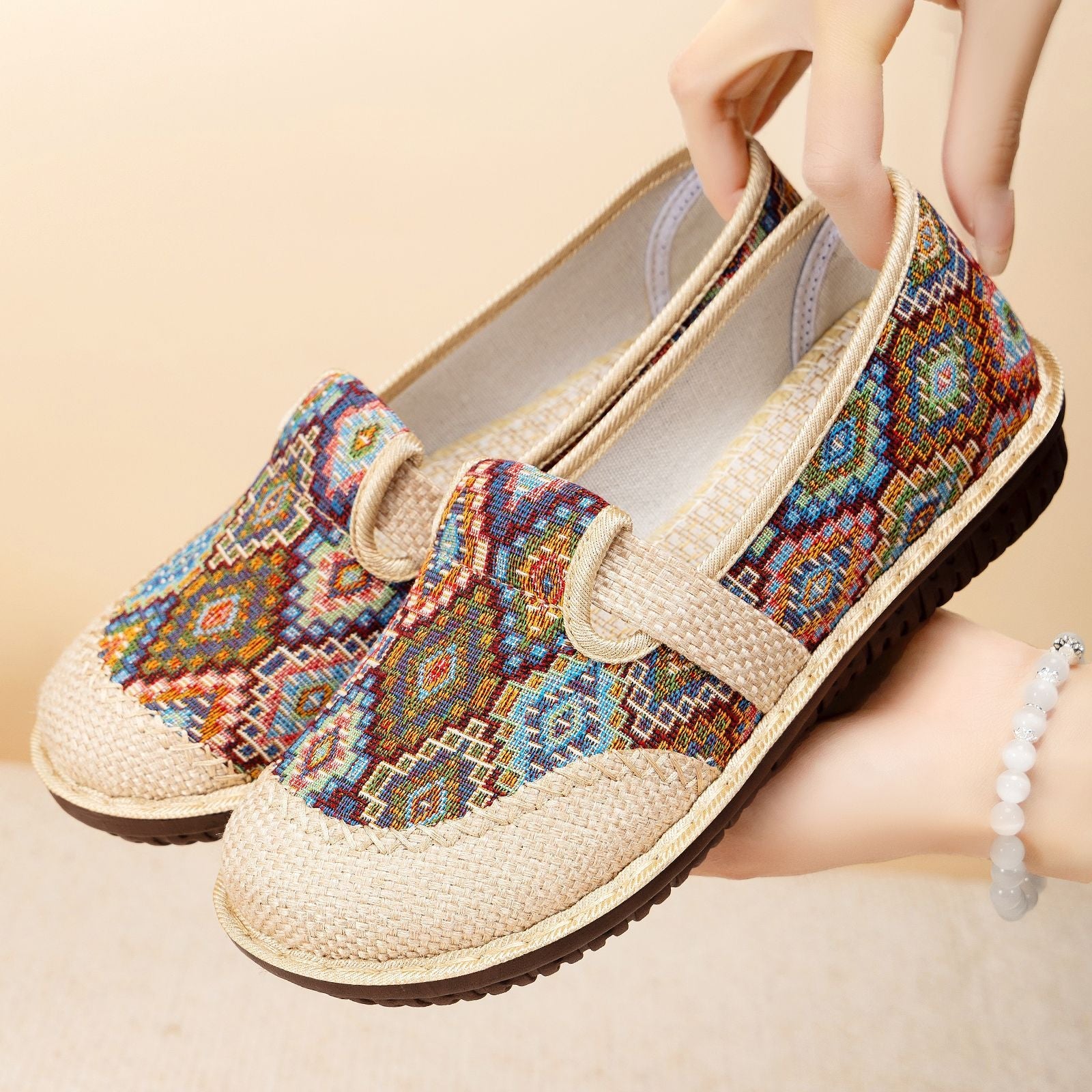 Damen Bequeme Slip-On Clogs mit buntem Jacquard-Muster R&B