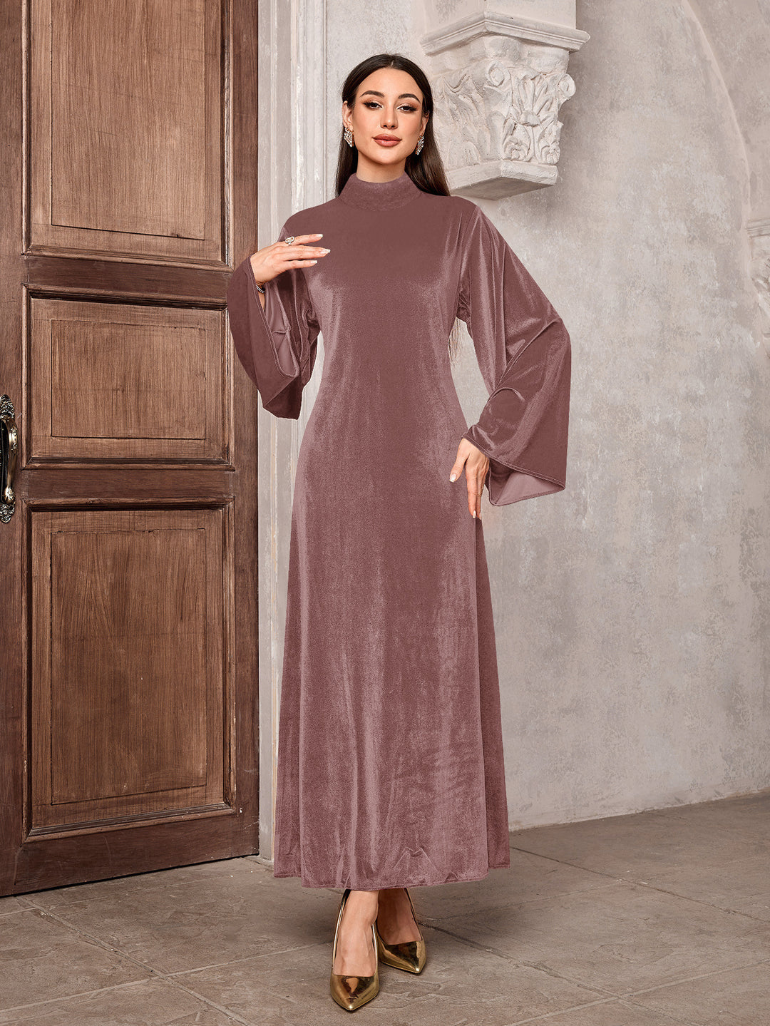 Damen Elegantes Maxikleid mit weitem Kragen und extravaganten Ärmeln R&B