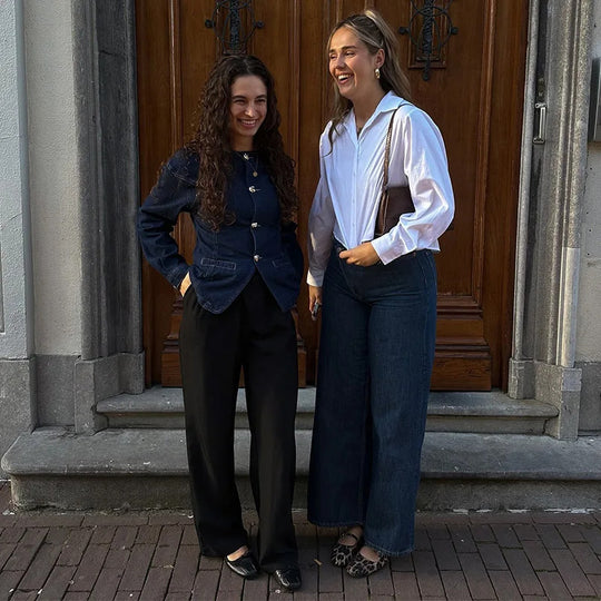 Damen Elegante Jeansjacke mit goldenen Knöpfen und tailliertem Schnitt R&B