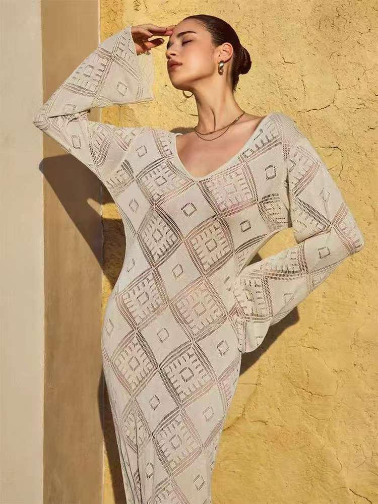 Damen Figurschmeichelndes Maxikleid mit tiefem V-Ausschnitt R&B