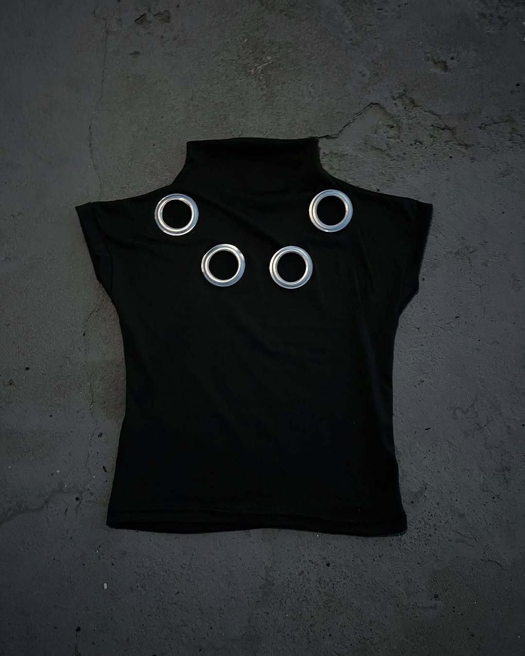 Damen T-Shirt mit einzigartigen Ösen R&B