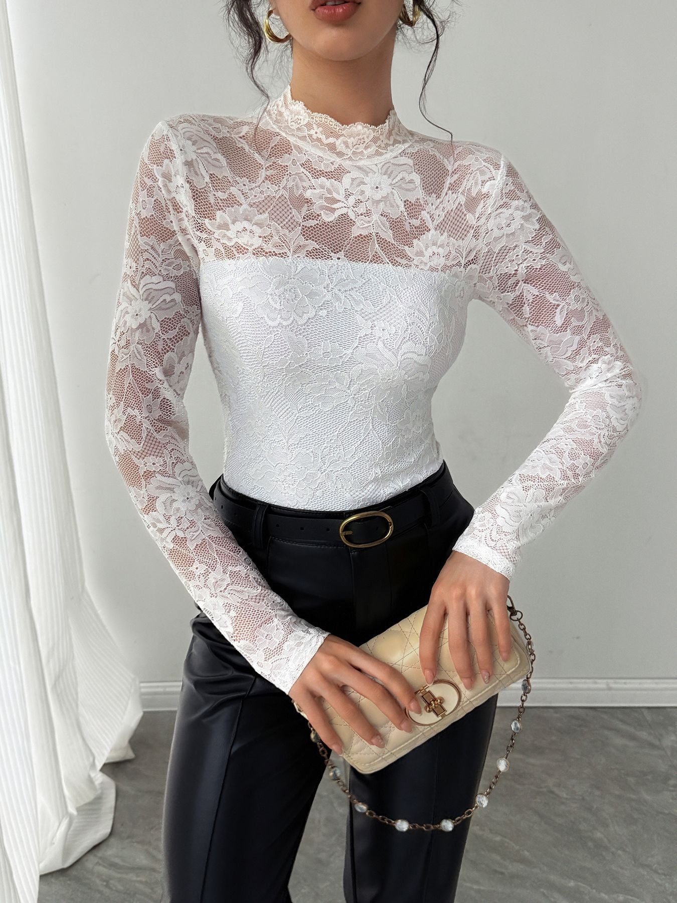 Damen Elegantes Spitzenoberteil mit hochgeschlossenem Kragen und langen Ärmeln R&B