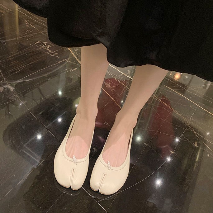 Damen Ballerinas mit eleganter Metallic-Oberfläche und formschöner Silhouette