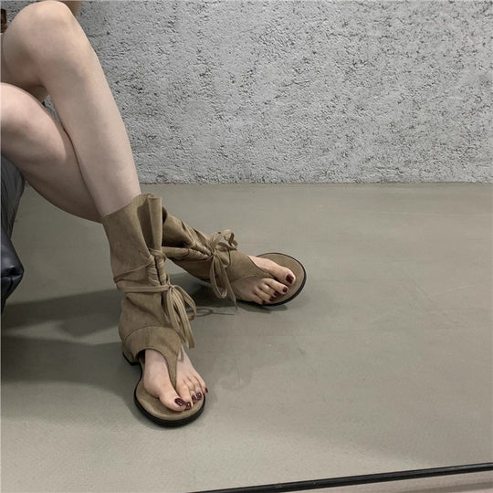 Damen Sandalen mit hohem Faltenwurf und raffiniertem Riemendesign R&B