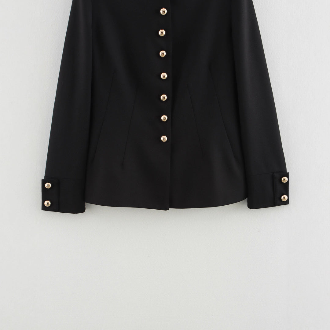 Damen elegante Steppjacke mit hochgeschlossenem Kragen und goldenen Knöpfen R&B