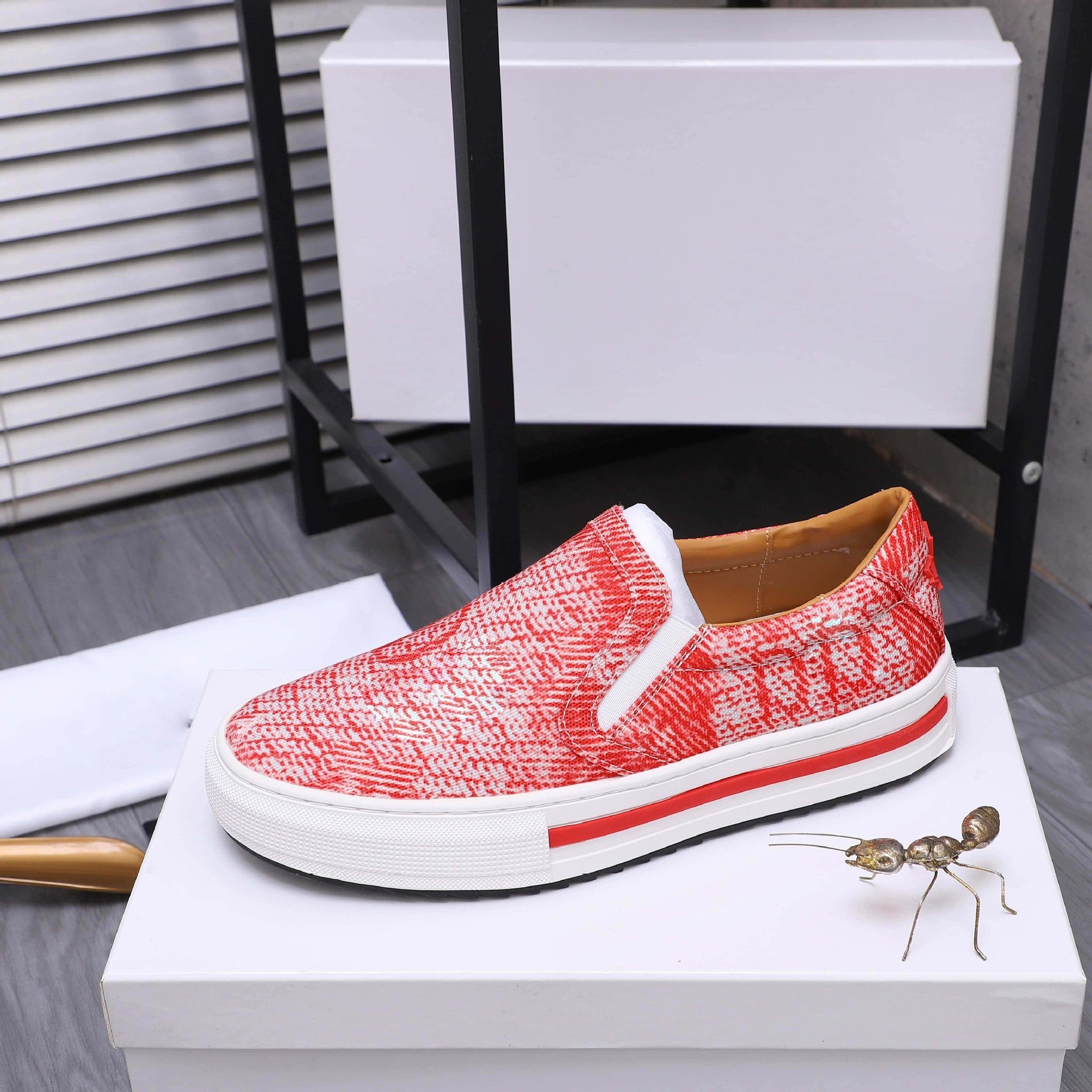 Damen Slip-On Sneakers mit atmungsaktiver und elastischer Oberflächenstruktur R&B