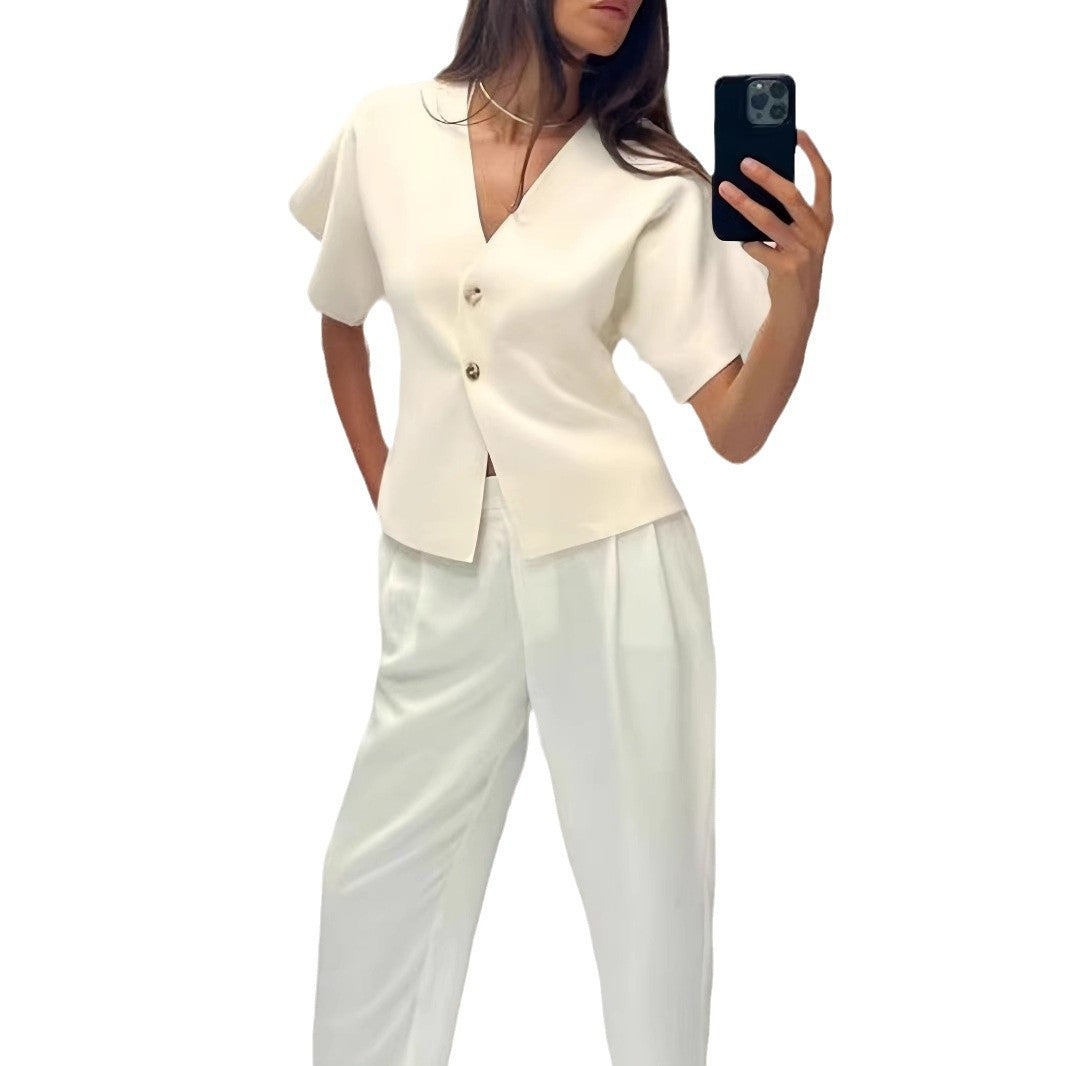 Damen Bluse mit innovativem Schnitt und eleganten Details R&B